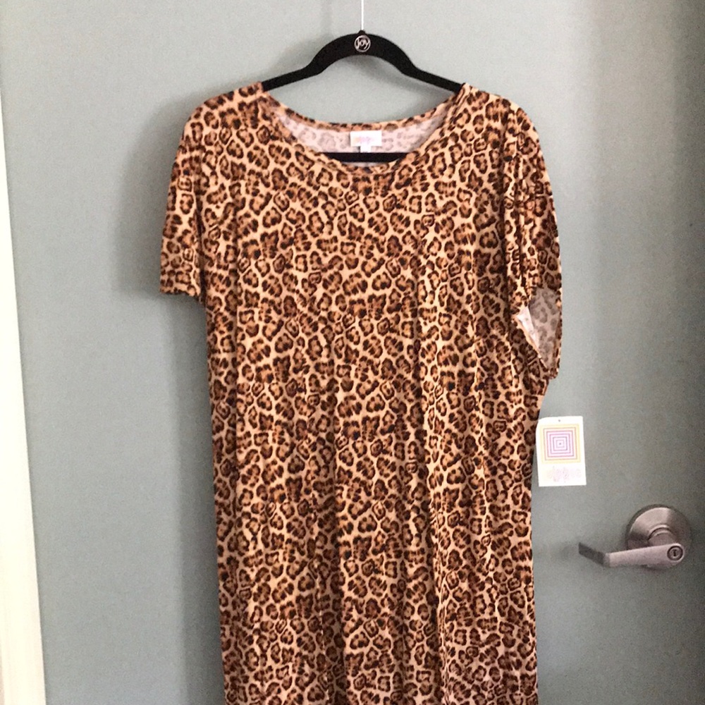 Maria in leopard print